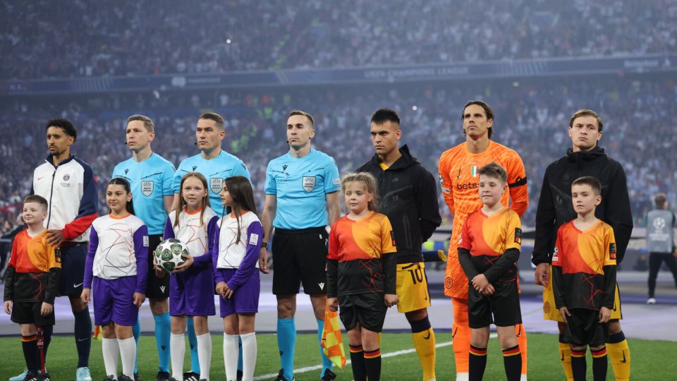 Fraţii Kovacs şi alţi 9 arbitri români validaţi de FIFA
