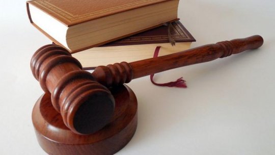Un procuror din Iaşi a fost trimis în judecată după ce a violat, în mod repetat, o minoră