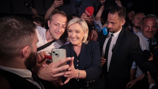 Extrema dreaptă din Franţa sărbătoreşte după ce a câştigat primul tur al alegerilor legislative anticipate