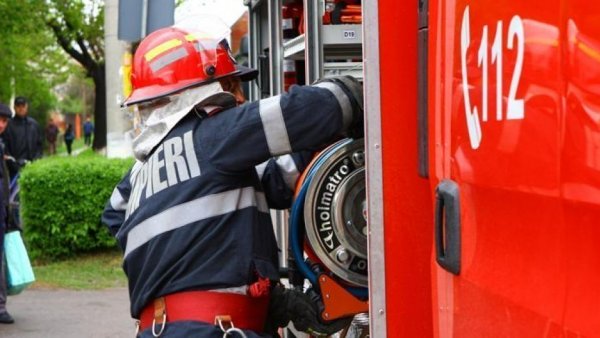 Zeci de intervenții ale pompierilor ca urmare a fenomenelor meteo