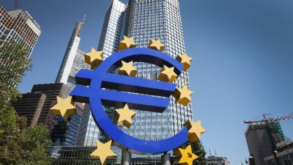 Banca Centrală Europeană apreciază că ratele dobânzilor nu sunt pe o traiectorie liniară descendentă