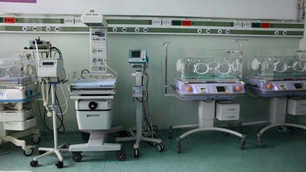 Medicii atrag atenţia că nevoia de aparatură specială şi unităţi pentru nou-născuţi este foarte mare