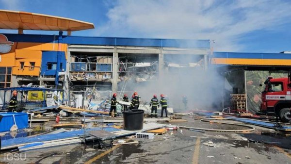 Mai multe anchete în desfășurare la centrul comercial din Botoșani unde a avut loc o explozie