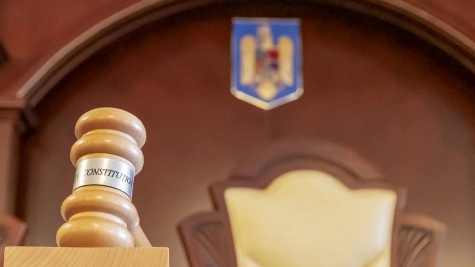 O sesizare a Înaltei Curţi în legătură cu Legea "fugarilor" se află pe agenda Curţii Constituţionale