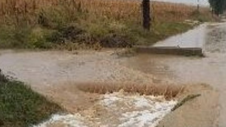 Hidrologii au emis o serie de avertizări de inundaţii pentru mai multe regiuni ale ţării