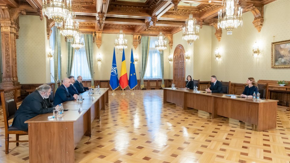 Liderii politici care au negociat programul de guvernare sunt aşteptaţi să semneze acordul noii coaliţii