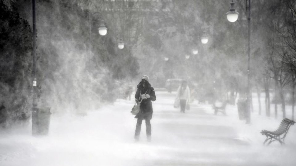 Avertizări ANM de vânt puternic, ninsori și viscol