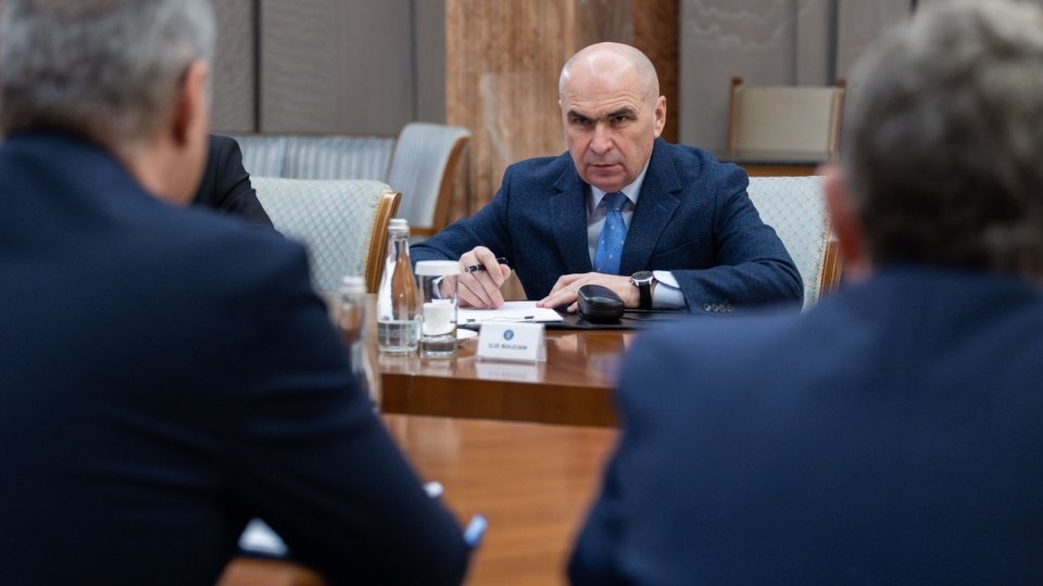 Premierul Bolojan îşi angajează răspunderea în Parlament pe legea privind pensiile magistraţilor