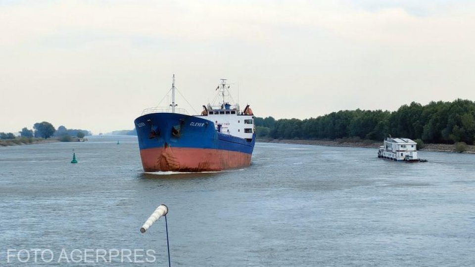 Autorităţile din Teleorman monitorizează depăşirea nivelului de amoniu în Dunăre, după scufundarea unei nave