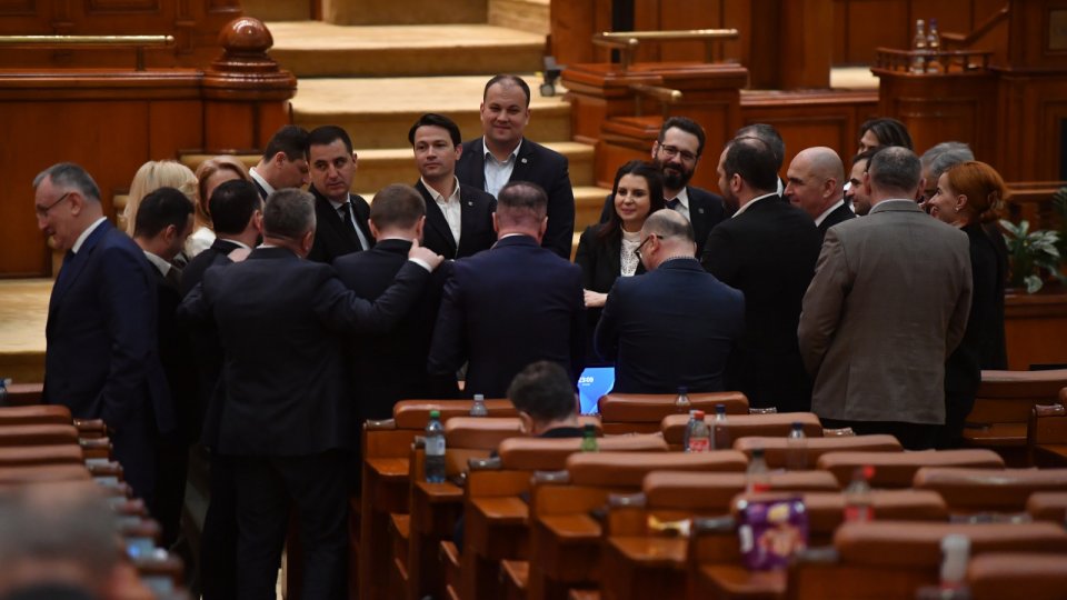 LIVE: La Parlament reîncep dezbaterile pe legea bugetului de stat
