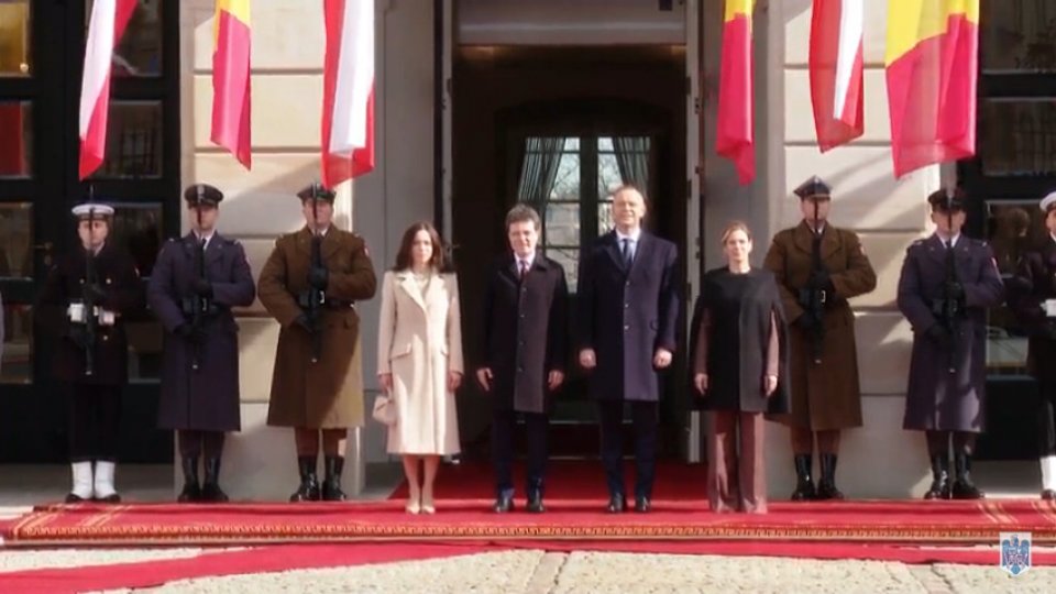 VIDEO: Nicușor Dan, primit cu onoruri militare la Palatul Prezidențial din Varșovia