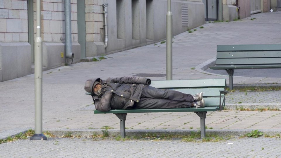 Municipalitățile din orașele mai mari spun că se ocupă de persoanele fără adăpost