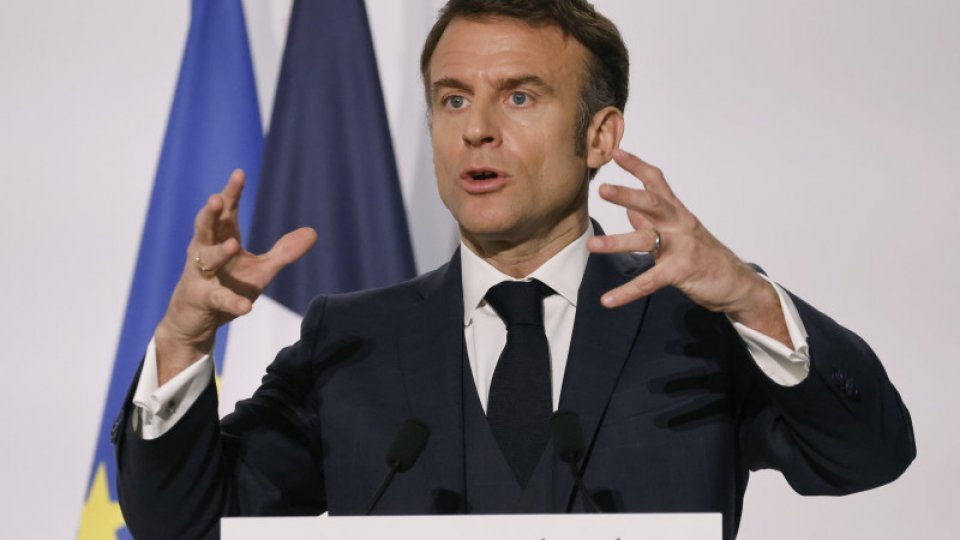 Președintele Macron cere oprirea vânzării de arme către Israel