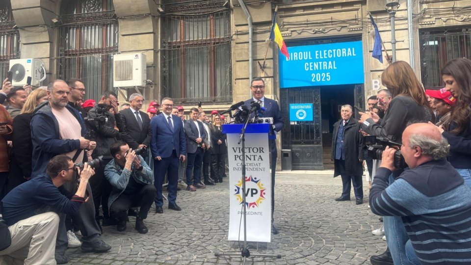 Victor Ponta şi-a depus dosarul de candidatură pentru alegerile prezidenţiale din mai