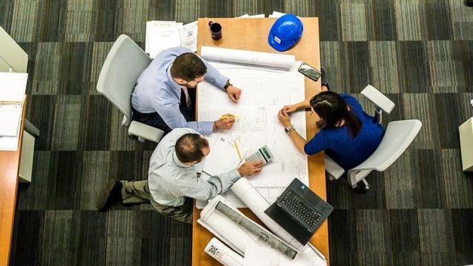 Patronatele critică modul în care guvernanţii iau deciziile cu impact economic