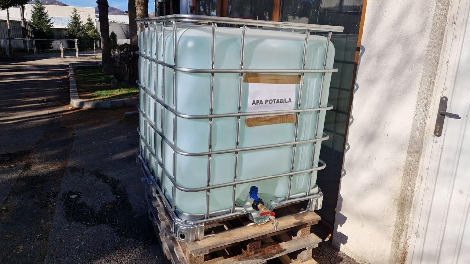 Criza apei potabile continuă în Curtea de Argeş