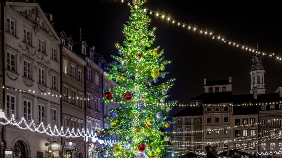 Pompierii avertizează că instalaţiile electrice de Crăciun pot fi periculoase