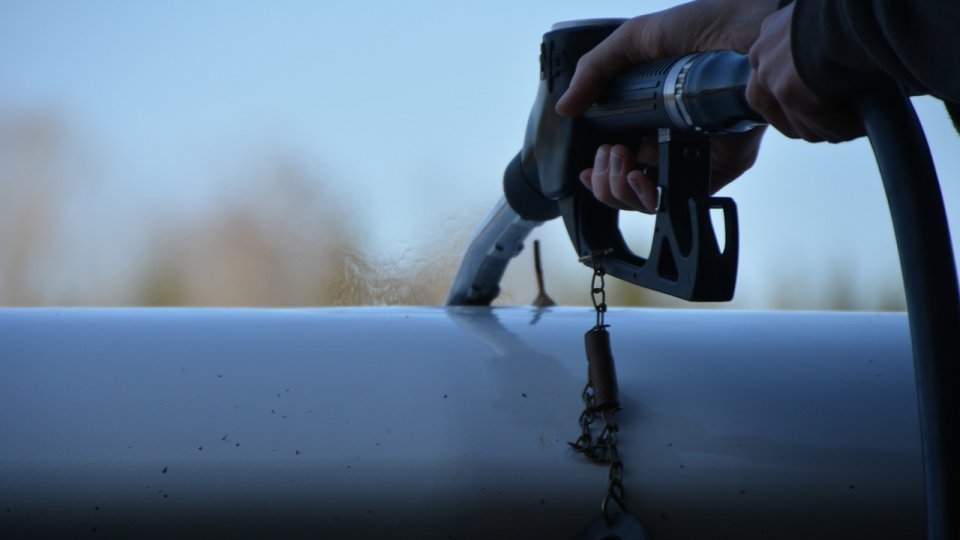 Liderii europeni au stabilit că se pot lua măsuri pe termen scurt de compensare a preţurilor crescute la combustibili şi energie