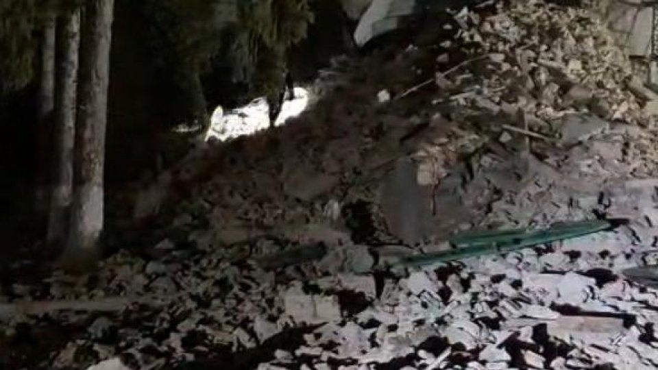 VIDEO: Turla unei biserici din Cehu Silvaniei s-a prăbușit