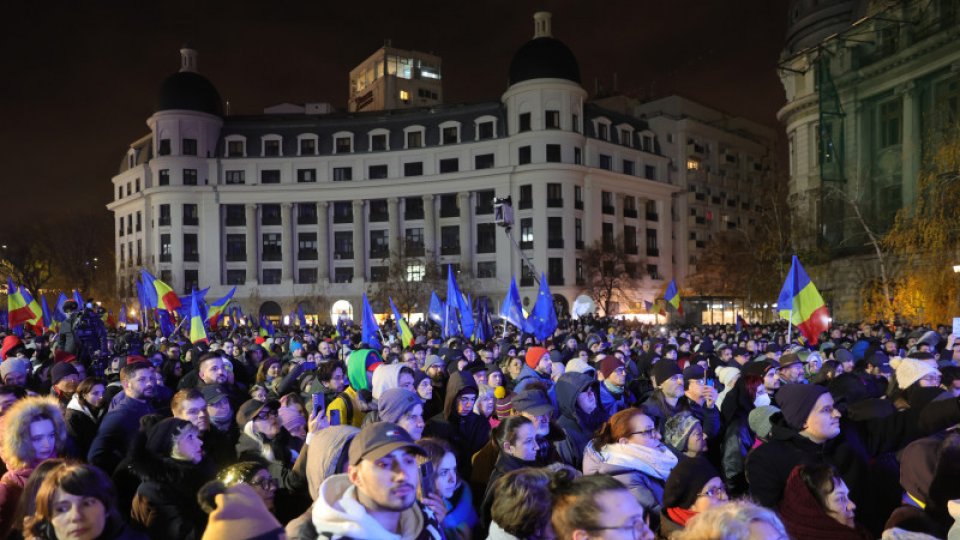 Câteva mii de oameni participă în capitală la un protest faţă de legea care înăspreşte pedepsele pentru fascism, legionarism, rasism şi xenofobie