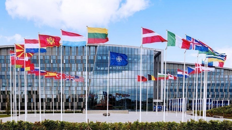 NATO va continua să susţină militar Ucraina