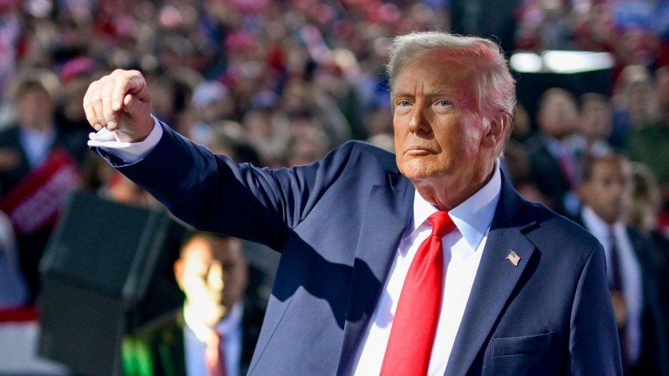 Donald Trump ameninţă că Statele Unite vor lovi Iranul foarte dur