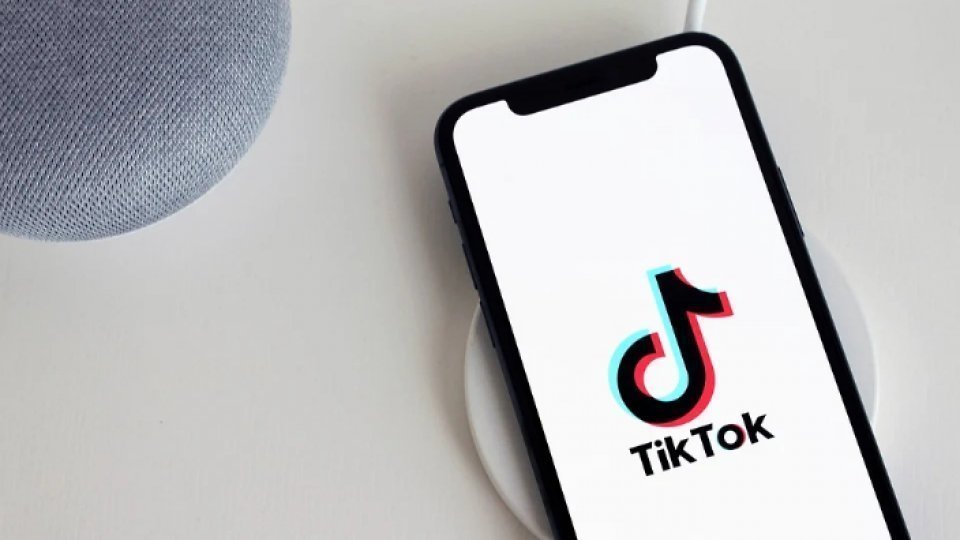 Precizări făcute de reprezentanți ai companiei de socializare TikTok în Parlamentul European