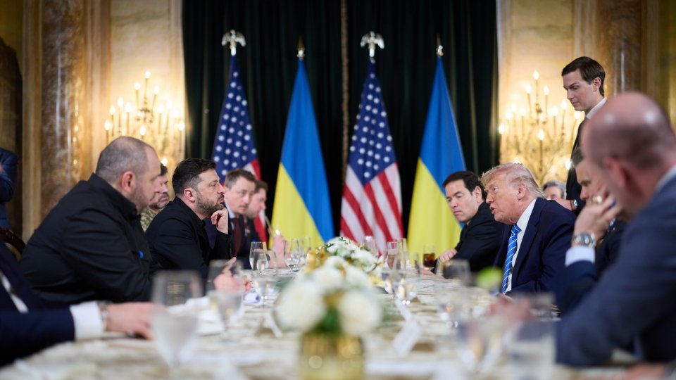 Donald Trump se întâlneşte la Davos cu preşedintele ucrainean Volodimir Zelenski