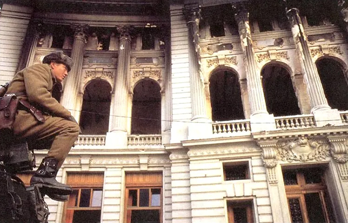 După atacul asupra Bibliotecii Centrale Universitare, decembrie 1989, Bucureşti