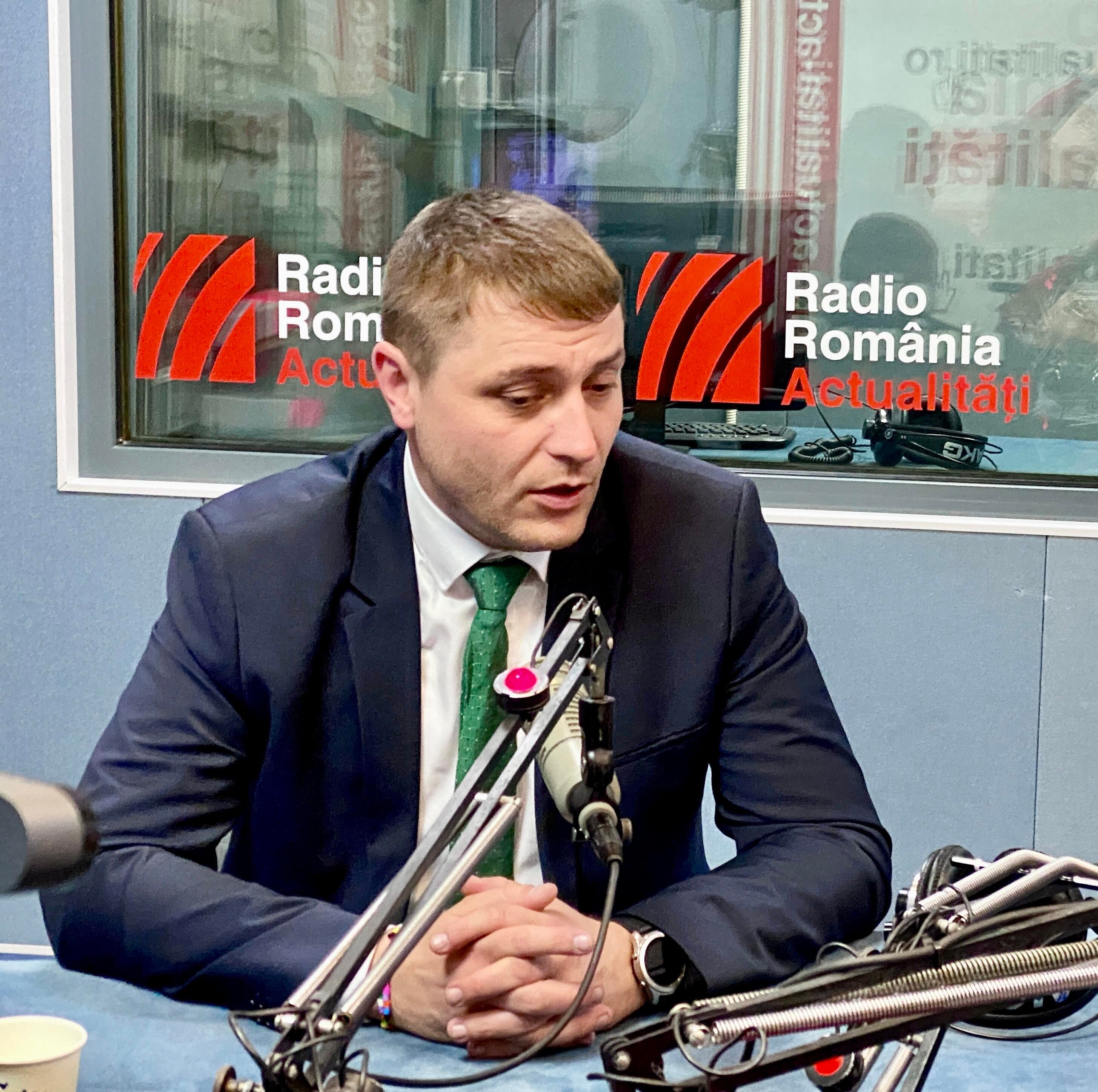 Sociologul Vladimir Ionaș, în studioul Serviciului de noapte