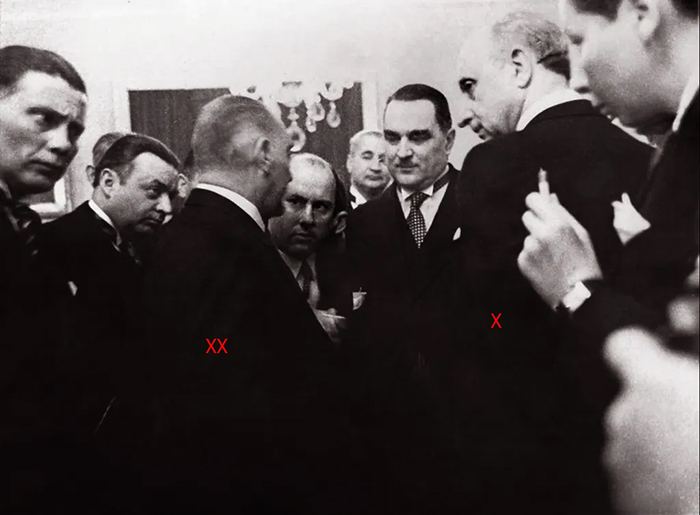 "Sărbătoarea ceaiului" în care Atatürk s-a întâlnit cu delegații Antantei Balcanice la Conacul Çankaya. 27 februarie 1938. Petrescu Comnen este marcat cu X, gazda cu XX