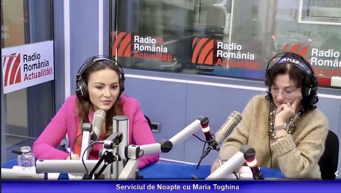 Dr.Alexandra Dobre (stânga) și prof.univ.dr. Luiza Spiru, în studioul Serviciului de noapte.