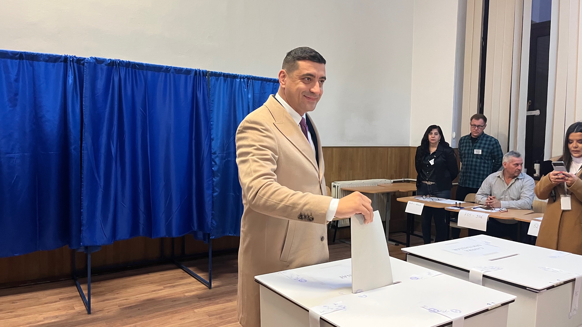 Președintele AUR, George Simion, a votat la Colegiul Național Unirea din județul Vrancea.