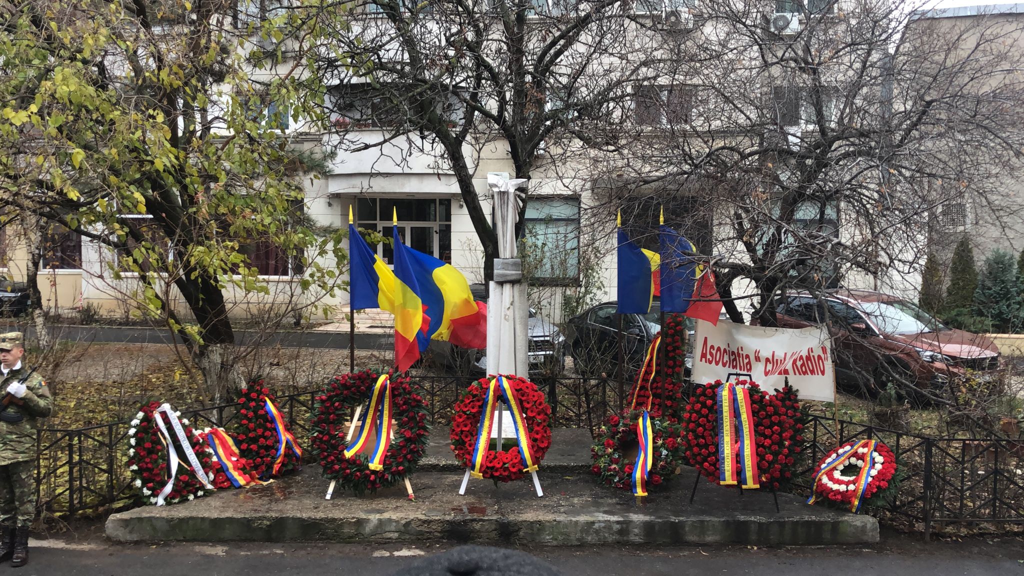 Eroii Revoluţiei, comemoraţi la Monumentul din fața Sălii de Concerte a Radiodifuziunii Române.