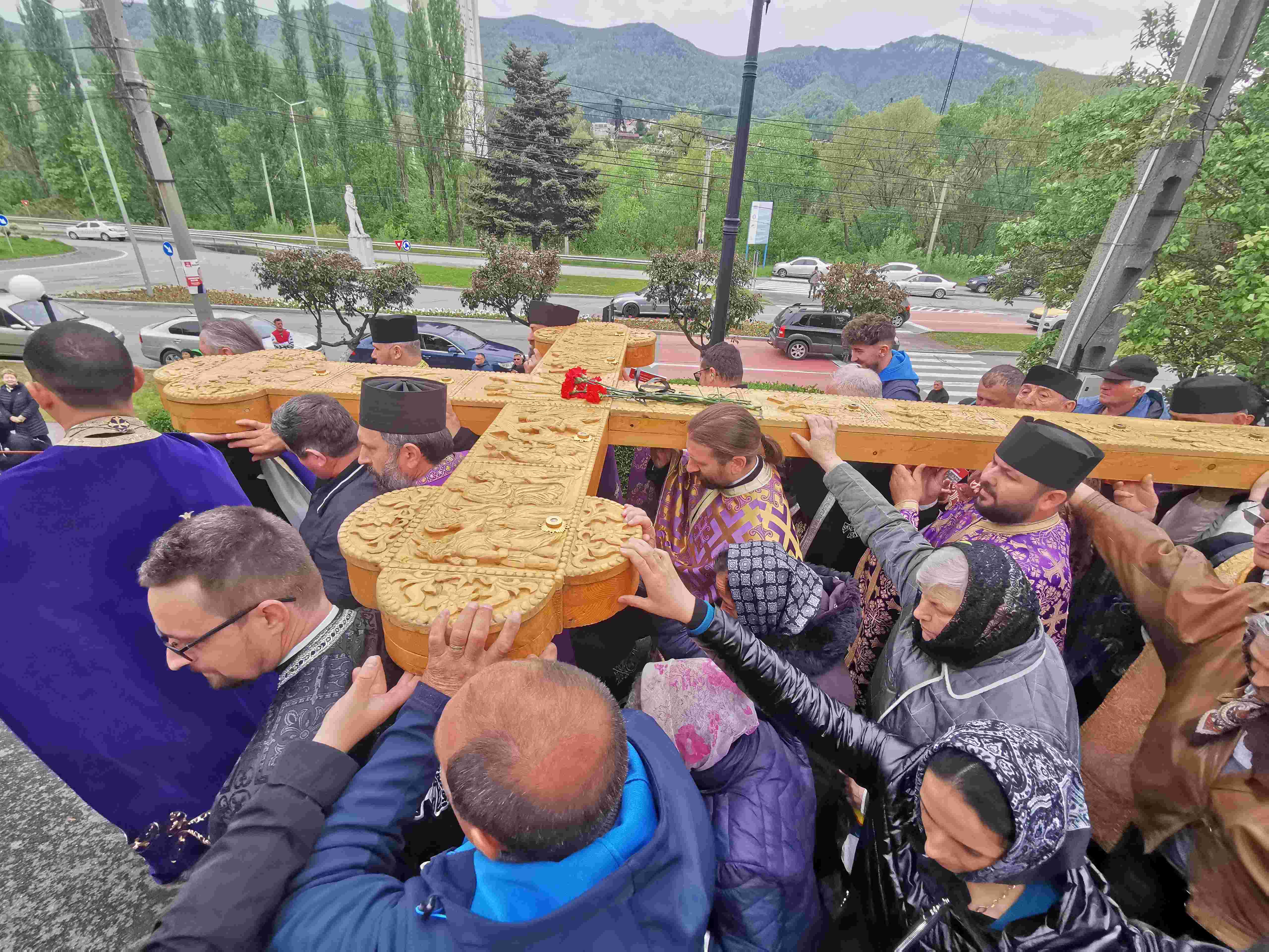 Pelerinajul cunoscut sub numele Drumul Crucii, Lupeni, 3 mai 2024.