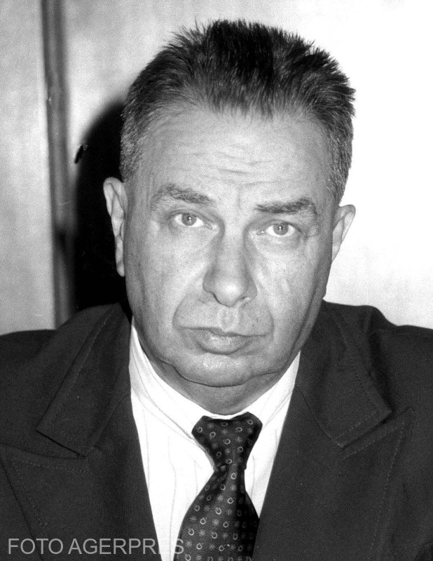 Eugen Preda, publicist si comentator de radio, primul director general al Societatii Romane de Radiodifuziune după 1990, București, noiembrie 1993.