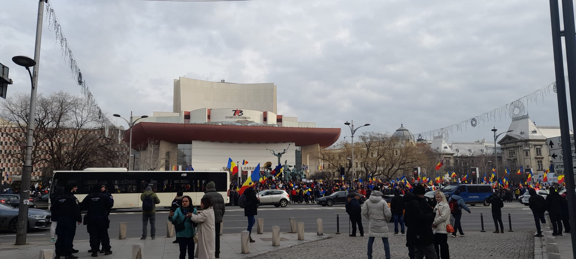 AUR organizează în capitală un protest împotriva deciziei CCR de a anula alegerile prezidențiale.