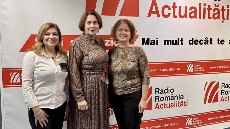 Gilda Lazăr, director de comunicare al Festivalului Internațional George Enescu, alături de echipA Serviciului de noapte cu Maria Țoghină.