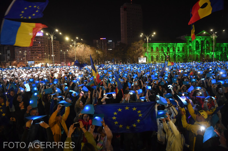 Aproximativ 10.000 de oameni au venit în Piaţa Victoriei, la un miting proeuropean. 15.03.2025